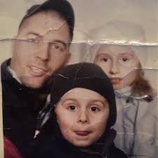 Hendes far tog lillebroren med sig i døden