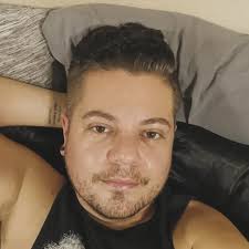 🤔🤔🤔 (x: styledinred/@la_gayz)