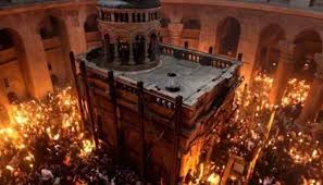 فبواسطة الكتاب المقدس،‏ يلقي يهوه الضوء على مقاصده ويخبرنا كيف نفعل مشيئته.‏ Ø¨Ø§Ù„ØµÙˆØ± ÙÙŠØ¶ Ø§Ù„Ù†ÙˆØ± Ø§Ù„Ù…Ù‚Ø¯Ø³ Ø§Ù„Ù…Ø³ÙŠØ­ Ù‚Ø§Ù… Ø§Ù„Ù†Ù‡Ø§Ø±