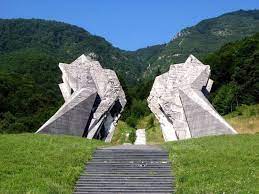 Park extends over an mountain area at junction of borders of bosnia and herzegovina and montenegro, and. Nacionalni Park Sutjeska