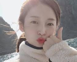 아린이가 올려주는 아린이만의 귀엽고 예쁜 사진들을. ì˜¤ë§ˆì´ê±¸ ì•„ë¦° ì •ê¸€ì˜ ë²•ì¹™ ì´¬ì˜ìž¥ì—ì„œ ì¸í˜• ë¯¸ëª¨