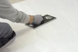 Encollez, positionnez votre croisillon, posez et vissez. Comment Poser Un Carrelage Grand Format Florim Ceramiche S P A