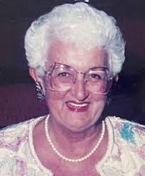 Elsa Fuller's Instagram, Twitter & Facebook