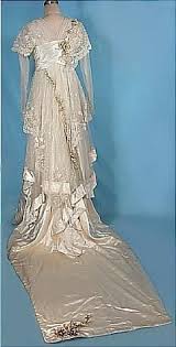 Early 1910s Ecru Satin Trained Wedding Gown With Lace Wax Orange Blossoms And Original Veil Debe Antique Wedding Dresses Antique Dress Wedding Gowns Vintage
