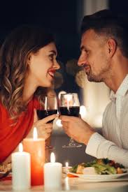 Zieht euch schick an und geht auf ein klassisches. Romantische Dates 27 Ideen Fur Romantik Beim Treffen