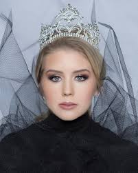 Women that believe in each other can survive anything. Women who believe in  each other create armies that will win kingdoms and wars.” Happy  International Women's Day to all my beautiful friends