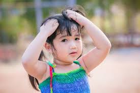 Lakukan ini jika kulit kepala kamu gatal dan kering. Kulit Kepala Anak Kering Dan Juga Sering Gatal Yuk Atasi Dengan 3 Cara Ini Bukareview