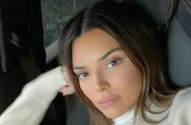 Tak Hanya Cristiano Ronaldo, Ini 4 Artis Bikin Saham Anjlok