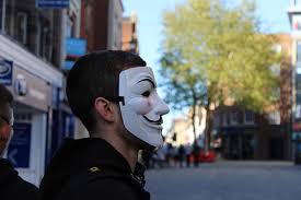 Inspirational people stepping up to spread veganism 💚💥🌱 Maggie Lucas &  Shani Flanagan-rhodes From- AV: Rockingham Anonymous for the voiceless.  Cube of truth. All welcome to join in 🙂 #perthveganactivists