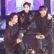 Jinyoung falls in love to his quiet and cold hearted roommate named mark tuan. Ars