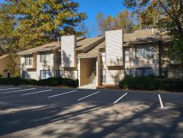 This property has 12 and 3 bedroom apartment style rooms which is perfect for families or the business professional who likes some extra space with a great atmosphere in one this is one of the nicest hotels for under $100 i've stayed in. Austell Ga Apartments Birch Landing Apartments Welcome