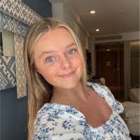 Debbie Godsey's Instagram, Twitter & Facebook