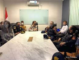 Lowongan bea cukai 2021 semarang informasi lowongan kerja terbaru desember 2020 kali ini bersumber dari bea cukai sabang. Pejabat Bea Cukai Jakarta Dan Marunda Menyambangi Pt Orson Indonesia