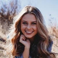 Savannah Compton's Instagram, Twitter & Facebook