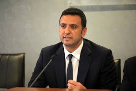 Τα μέτρα ατομικής προστασίας και ο εμβολιασμός θα οδηγήσουν σε αποσυμπίεση του εθνικού συστήματος υγείας. Mpampas Egine Ta Xristoygenna O Ypoyrgos Ygeias Basilhs Kikilias Arcadia Portal