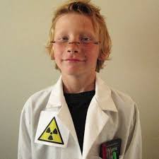 Agnes cully, better known by her stage name whitney frost, is secretly a scientist but publicly an actress living in los angeles who used the influence of her husband calvin chadwick to experiment with zero matter. Mad Scientist Costume Ideas