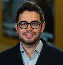 Reconstructing training data with an informed adversary Reconstruction  quality depends heavily