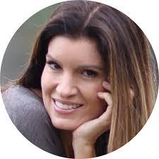 Jane Mui's Instagram, Twitter & Facebook