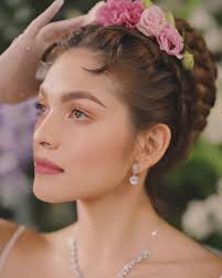 Emerging, phoenix-like from the ashes is one Miss Daphne Bridgerton."