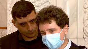 Simion îl bate pe Nicușor în turul 2 Dragi pro-europeni, trageți-vă un  scaun și căscați puțin ochii la ce ne arată sondajul de azi de la  AtlasIntel după mizeria făcută de trădătorii