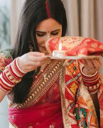 Katrina kaif in Red Sabyasachi saree for karwachauth celebrations! |  Fashionworldhub