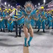 Drum Queen For Tijuca And Popular Funk Singer Cantadora Lexa Fell With The Globo Rio Carnaval 2020 Audience Of Millions Watching On T Cool Gifs Carnaval Samba