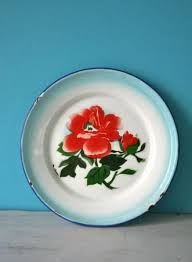 Epingle Par Neven Saed Sur Vintage Enamel Ware En 2020 Assiette A Dessert Assiette Dessert