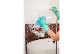 Da überlegt man es sich lieber zweimal, ob man sich ein bad gönnen sollte, wenn man nach der entspannung wieder. So Pflegen Sie Badewanne Dusche Und Co Richtig