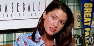 2d5d5m9 (rm) actress shannon elizabeth, wearing a sheer blouse, and actress alyson hannigan act as presenters at the 2001 mtv movie awards in los angeles june 2, 2001. Que Devient Shannon Elizabeth American Pie Scary Movie Cineseries