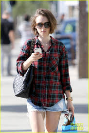 Lily Collins Love Rosie Trailer 02 Lily Collins Shows Off Her Legs In Daisy Dukes While Doing Some Lily Collins Short Hair Short Hair Styles Lily Collins Hair