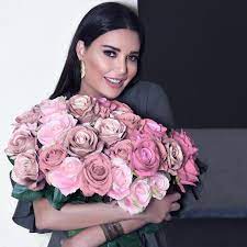 سيرين عبد النور on instagram وردة لكل من مر من هنا ونور مساحتي فرح حب ورد سيرين عبدالنور سي beautiful arab women girly shots flower girl photos