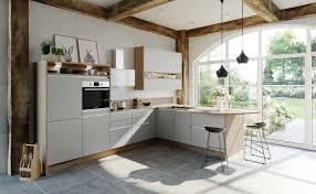 In dark grey marble with striking white veins, the marmo nero laminate worktop is a realistic slab effect. Star Express Kuchen