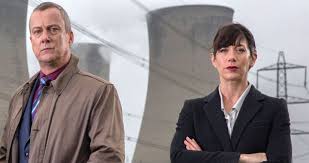 This season, banks gets his teeth into career criminal steve richards and can't let go — regardless of the personal or professional consequences. Caroline Catz Di Helen In Dci Banks Would Definitely Get On With Doc Martin News Doc Martin What S On Tv What To Watch