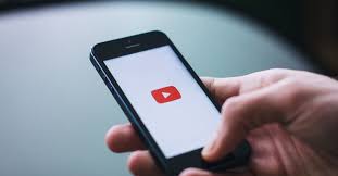 Occasionally we will prompt you to slide videos you watch may be added to the tv's watch history and influence tv recommendations. Neue Youtube Richtlinien Verbot Von Gefahrlichen Challenge Und Prank Videos Schau Hin