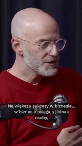 Czy odwaga bycia sobą może zmienić świat pracy? Czy prawdziwe partnerstwo w  organizacji jest możliwe, jeśli w rozmowie o równości wciąż brakuje...  mężczyzn?, 👇 , W tym poruszającym odcinku naszego ...