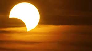 A total eclipse of the 4, 2021, but in the southern hemisphere. R6uipbwuafgzxm