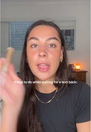 Dating Advice: Things to Do While Waiting for a Text Back