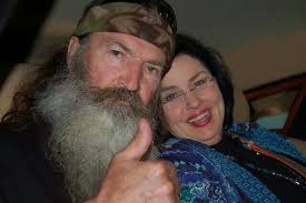 Great Picture Of Duck Dynastys Phil Miss Kay Duck Dynasty Duck Dynasty Cast Phil Robertson