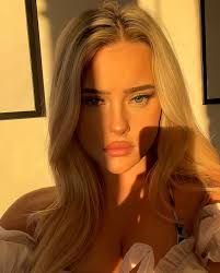 Carmela Austin's Instagram, Twitter & Facebook