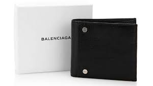 A wallet is something most men carry everywhere, and it can be an the classic choice of material for men's wallets is leather. 19 Designer Wallet Brands For Men With Good Taste The Trend Spotter