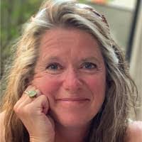 Lisa Laney's Instagram, Twitter & Facebook