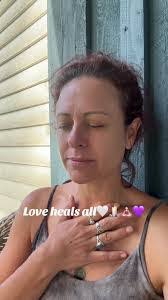 Amanda Hunsinger's Instagram, Twitter & Facebook