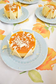 Mini Entremet Mangue Passion Sur Croustillant Au Chocolat Blanc Amandise Alimentation Desserts Aux Fruits Croustillant Chocolat