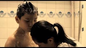 ILO ILO 爸媽不在家Official Trailer - YouTube