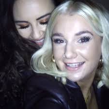 Mara Sinclair's Instagram, Twitter & Facebook