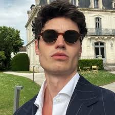 Taylor Sigmon (@taylorsigmonnn)