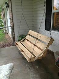10 Pallet Yard Swing Ideas In Your Backyard Palettenmobel Im Freien Mobel Aus Paletten Verandaschaukel