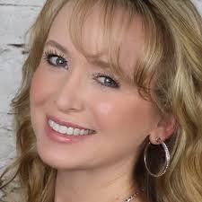 Melissa Nicholson's Instagram, Twitter & Facebook