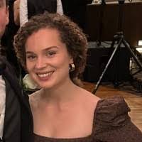 Elaine Oaks's Instagram, Twitter & Facebook