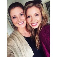 Maria Hawkins (@FollowMariaa)